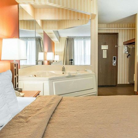 Quality Inn Gaylord Kültér fotó