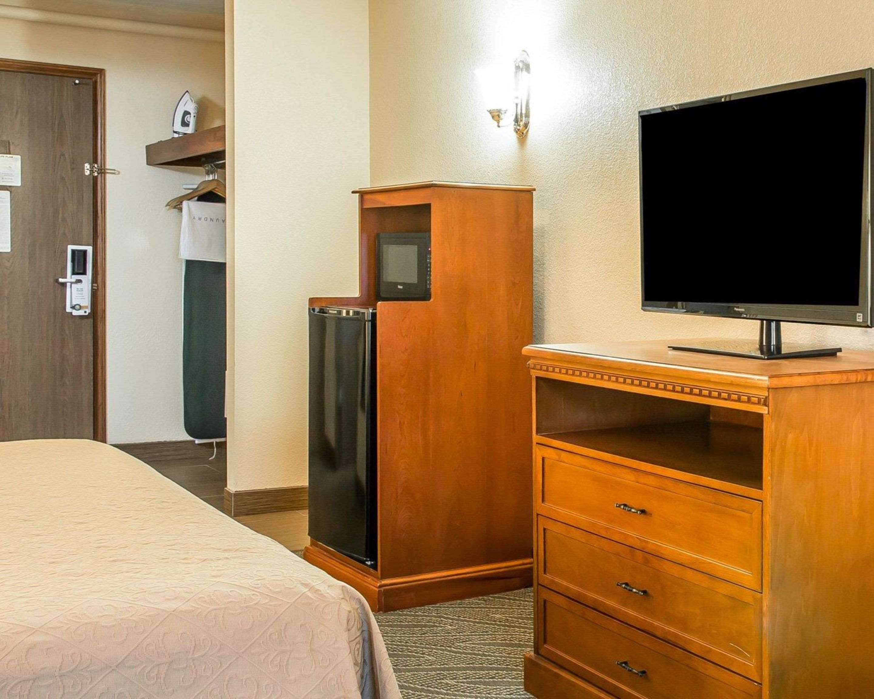 Quality Inn Gaylord Kültér fotó
