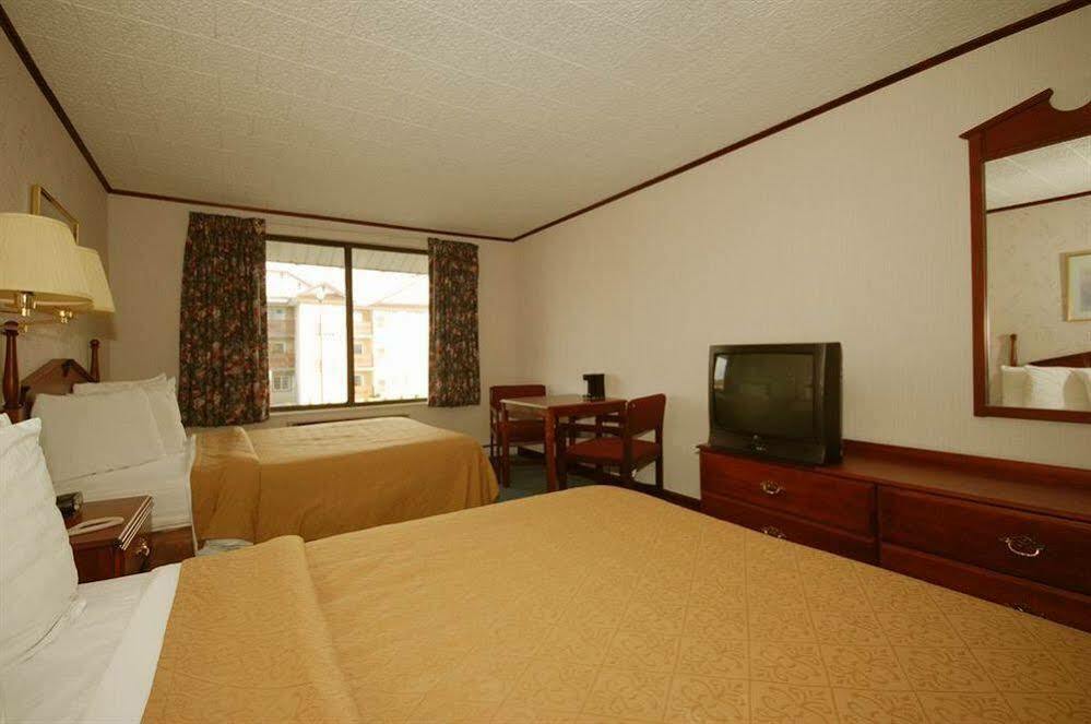 Quality Inn Gaylord Kültér fotó
